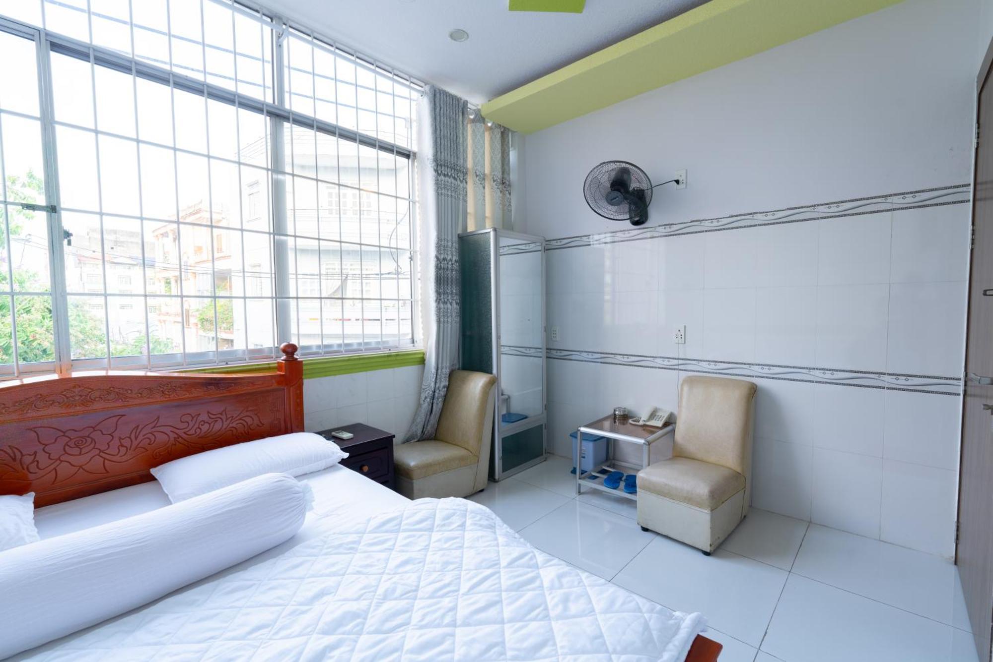 Thien Thanh Hotel Vĩnh Long Esterno foto