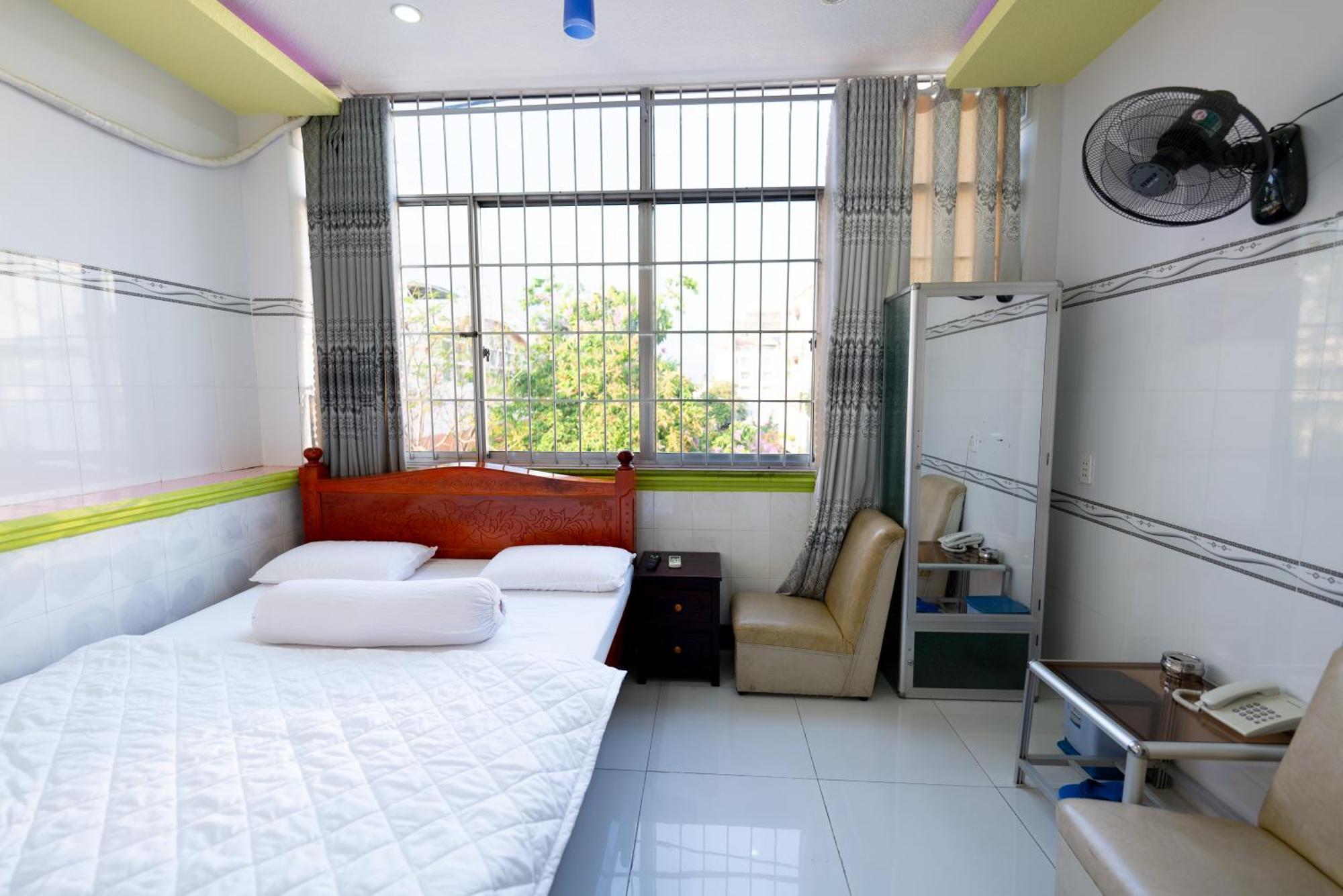 Thien Thanh Hotel Vĩnh Long Esterno foto