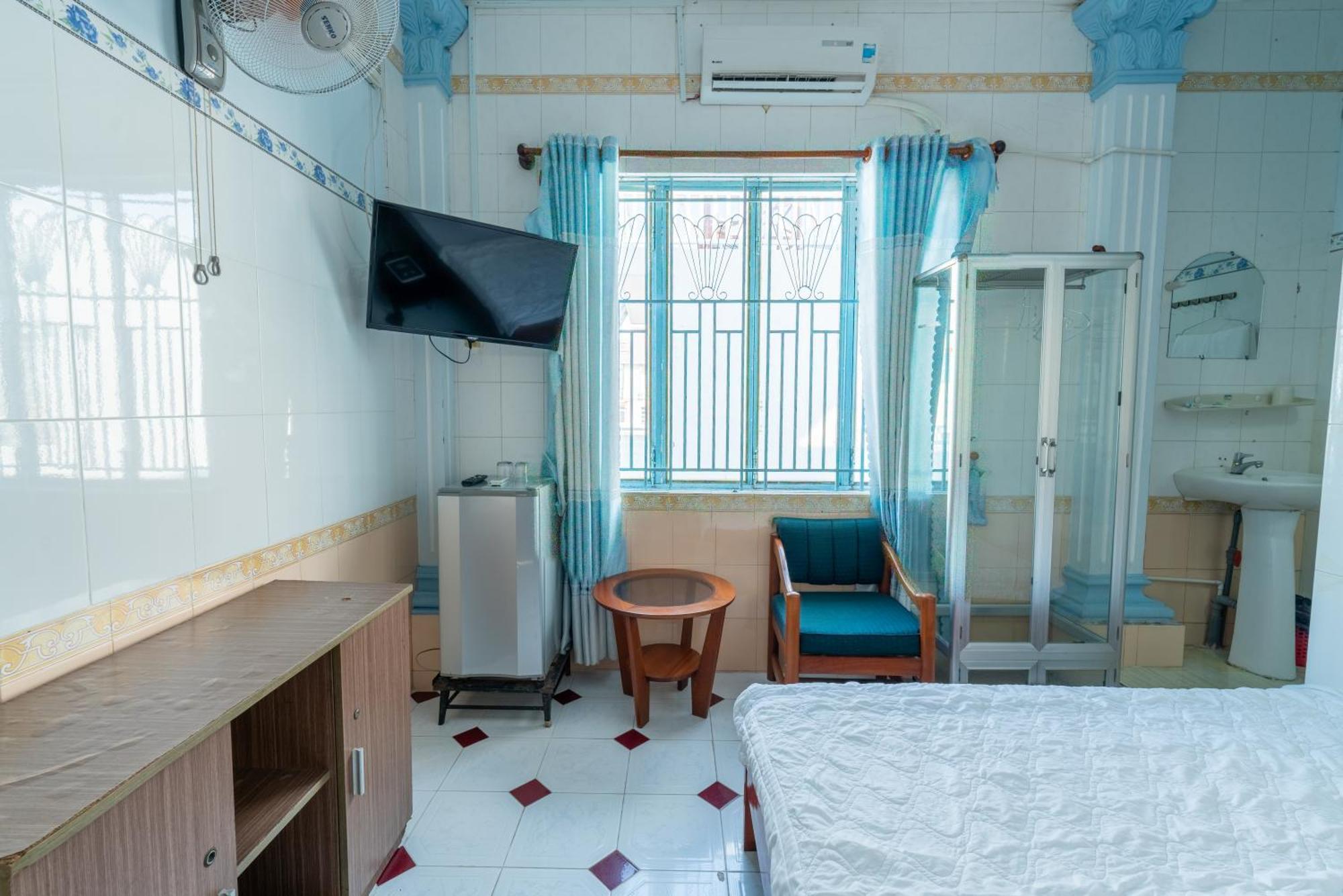 Thien Thanh Hotel Vĩnh Long Esterno foto